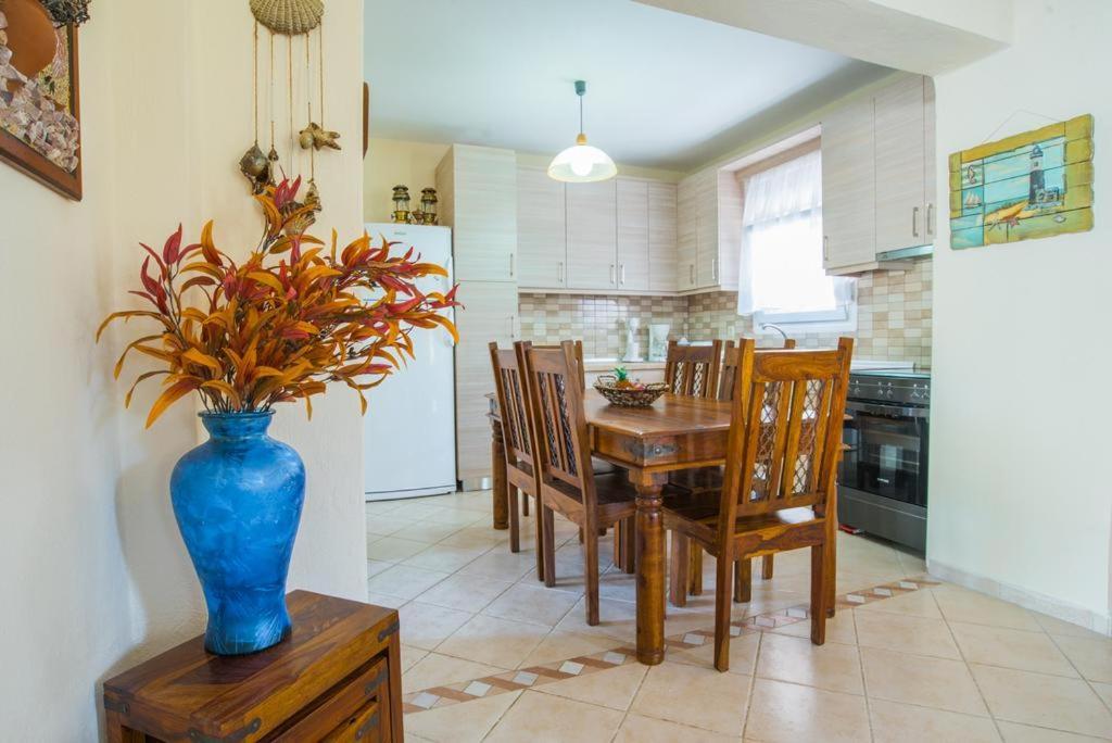 Diogenis Villa Vourvourou Luaran gambar