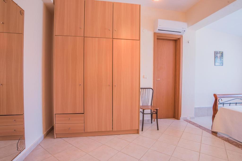 Diogenis Villa Vourvourou Luaran gambar